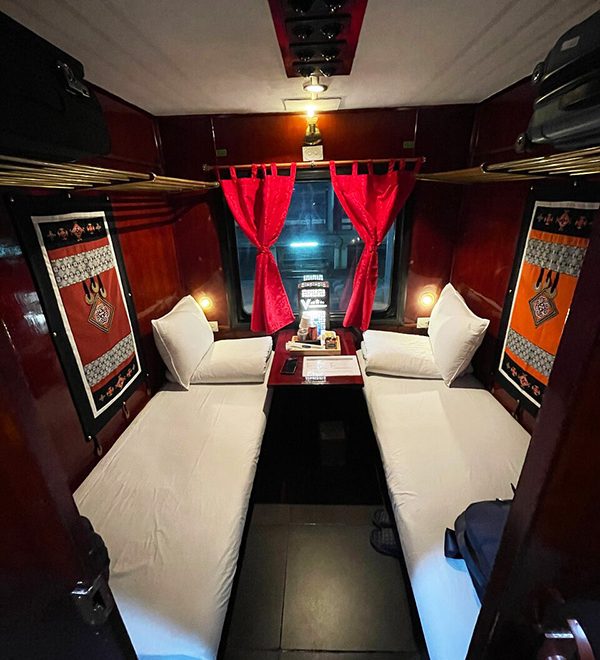 Vic Sapa Train - S Journey Vietnam